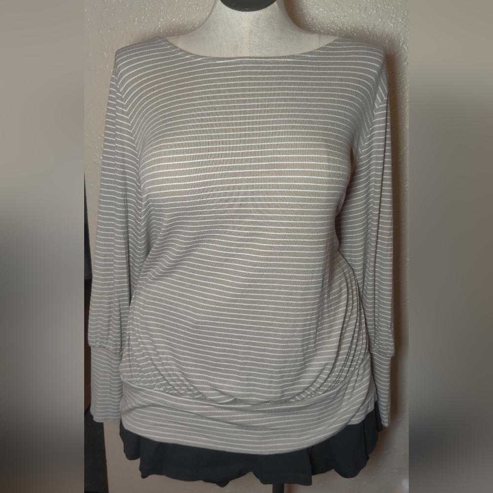 Lane Bryant Striped Cream & Beige Women's Top. Size 26/28